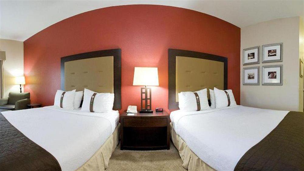 Holiday Inn Hotels Batesville By Ihg Exterior foto